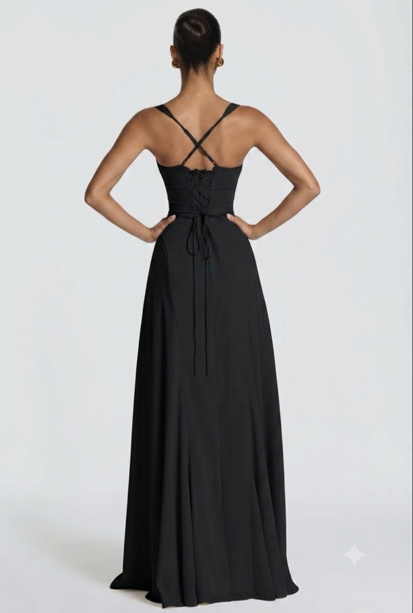 Abito Lungo Aura Corset Elegante ed esclusivo, l'abito lungo Aura ridefinisce la silhouette femminile con un corsetto delicato e spalline incrociate sul retro.