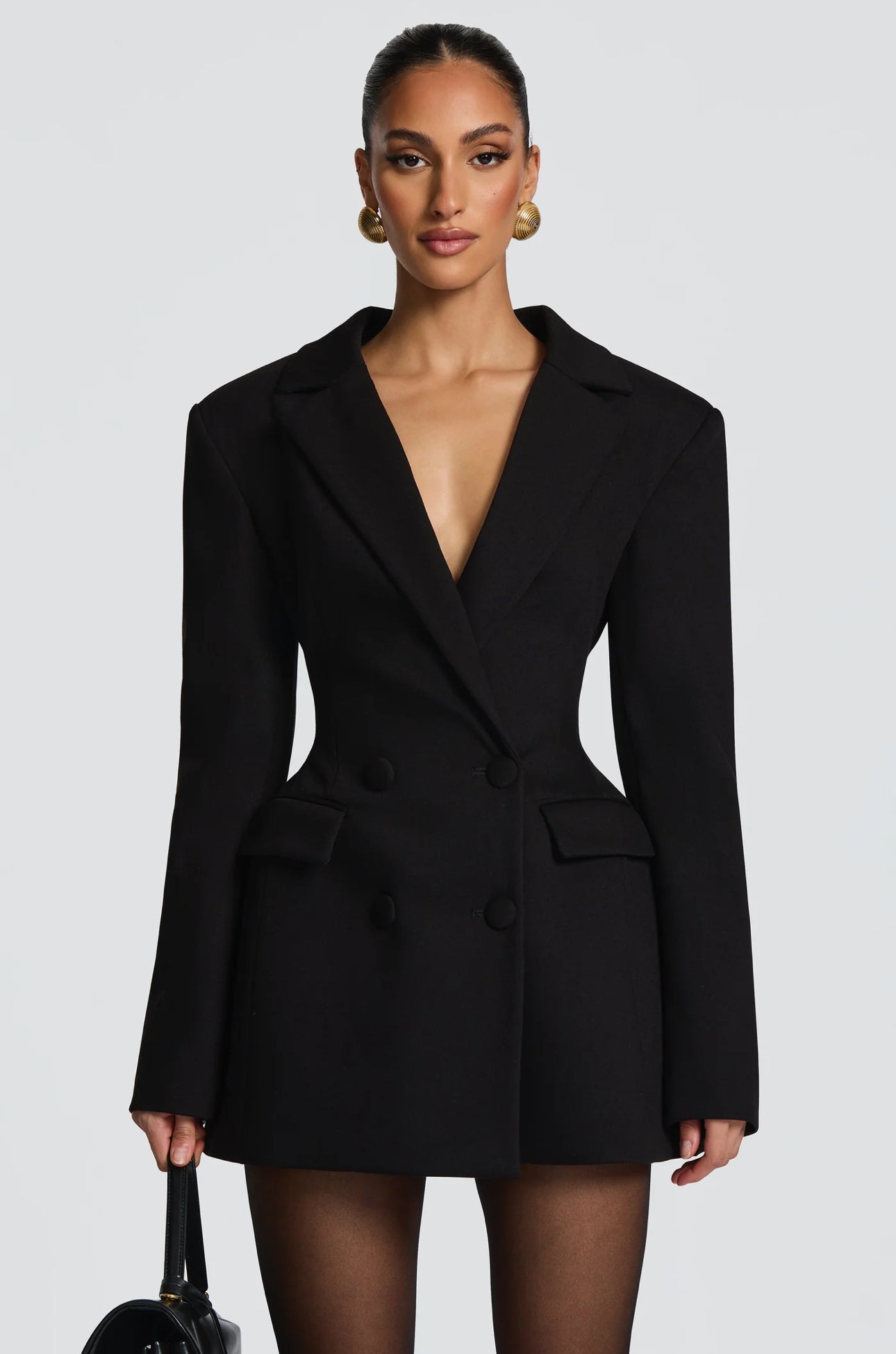 Blazer Dress AURORA 
Raffinato, moderno e irresistibilmente femminile.
In promo esclusiva con cintura in coordinato: lo stile perfetto per distinguerti con eleganza