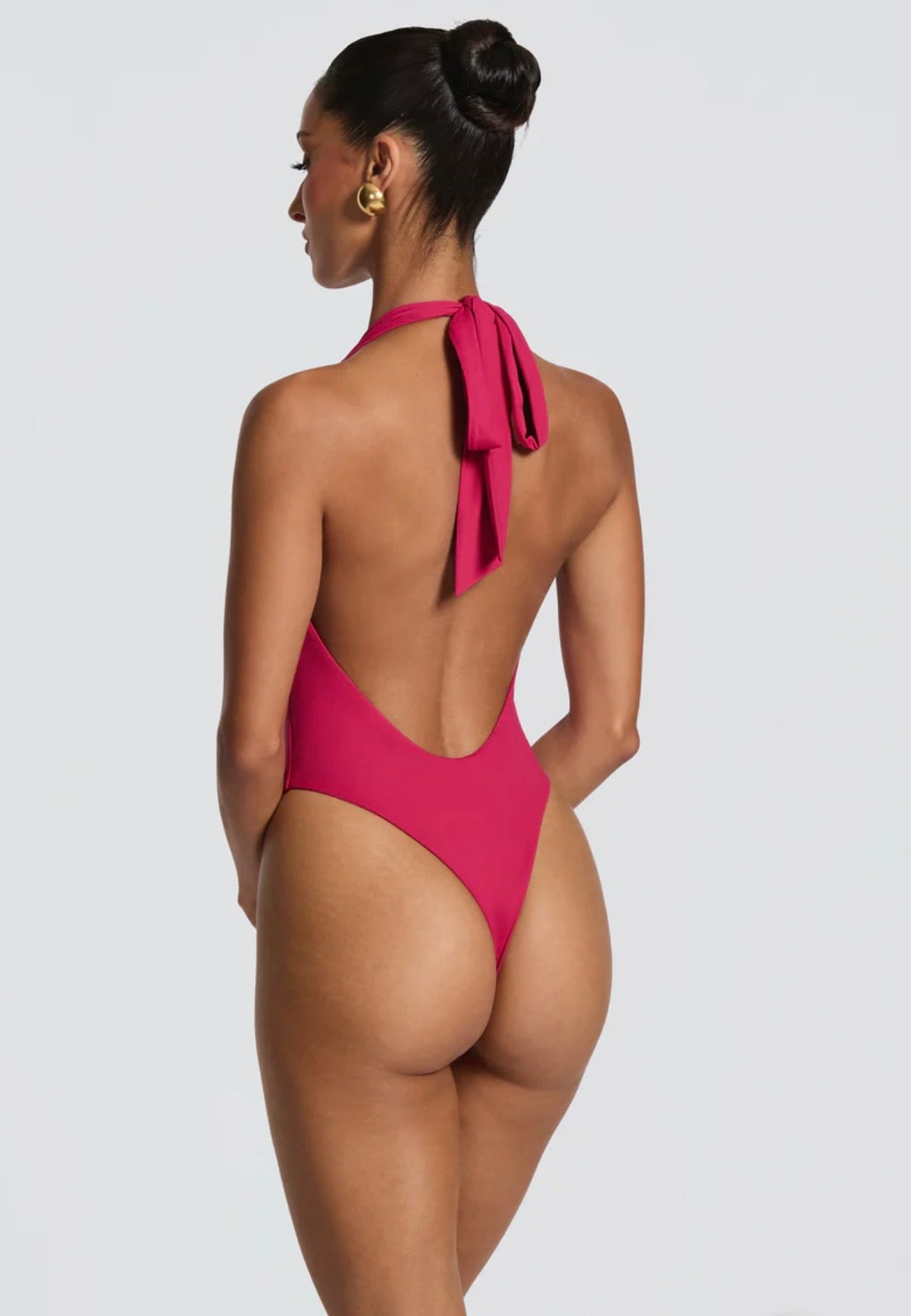 Costume Intero Halter Sgambato con Gonna Rimovibile Il massimo del glamour, dalla spiaggia al cocktail party