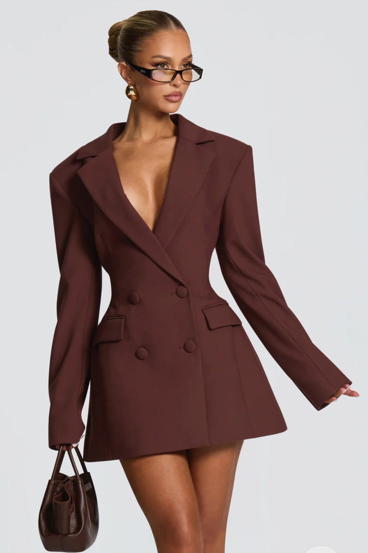 Blazer Dress AURORA 
Raffinato, moderno e irresistibilmente femminile.
In promo esclusiva con cintura in coordinato: lo stile perfetto per distinguerti con eleganza