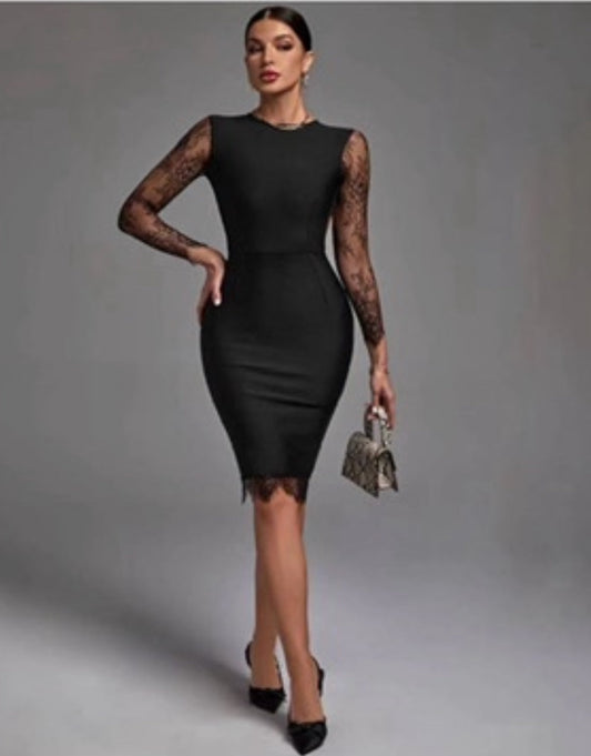 Tubino Lara con schiena scoperta con pizzo e merletto elegante e seducente