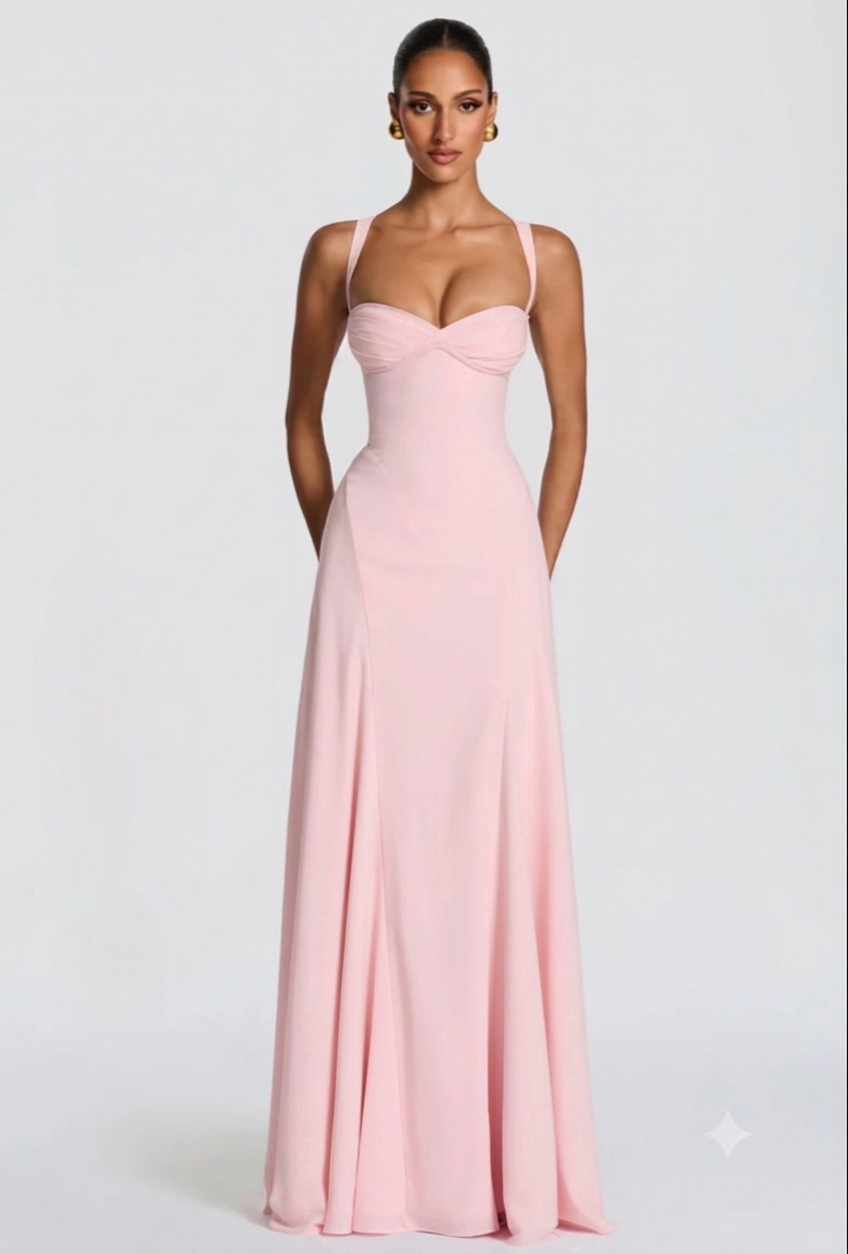 Abito Lungo Aura Corset Elegante ed esclusivo, l'abito lungo Aura ridefinisce la silhouette femminile con un corsetto delicato e spalline incrociate sul retro.